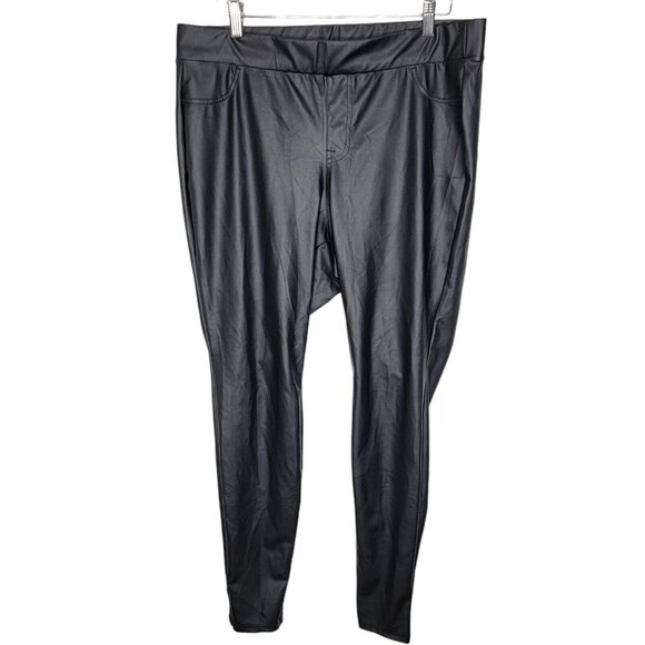 Torrid Size 2 / 2X Black Faux Leather Women's Pull‎ On Stretch Skinny Leggings - Picture 1 of 6